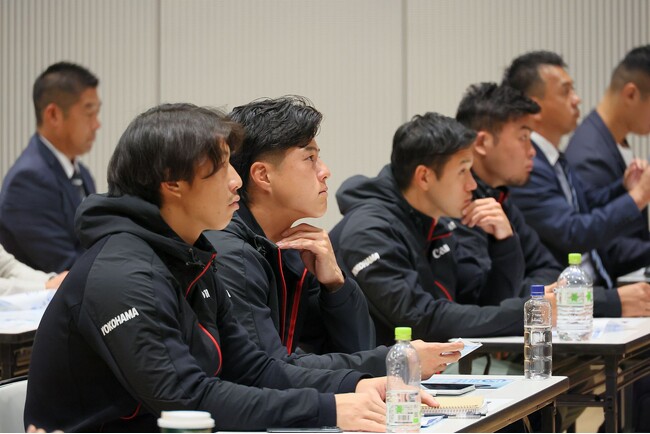 【MUFG】JAPAN RUGBY LEAGUE ONEに所属のラグビー選手へ「MUFG金融経済セミナー」を開催！