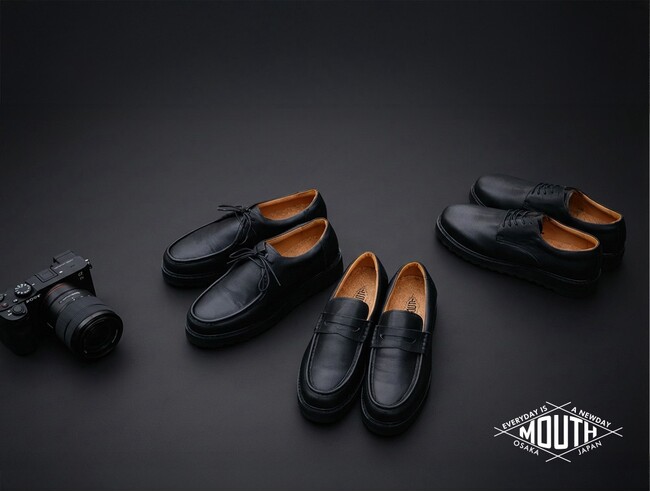 カメラマンの足元を彩る「MOUTH FOOTWEAR」からブラックカラーレザーシューズ3型を12月20日に発売
