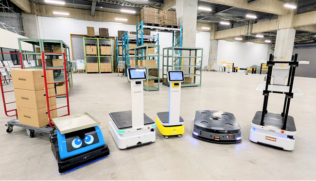 「最適なAMRがその場で分かる」RobowareがAMRラインナップを強化しショールームで実機比較体験会を開催