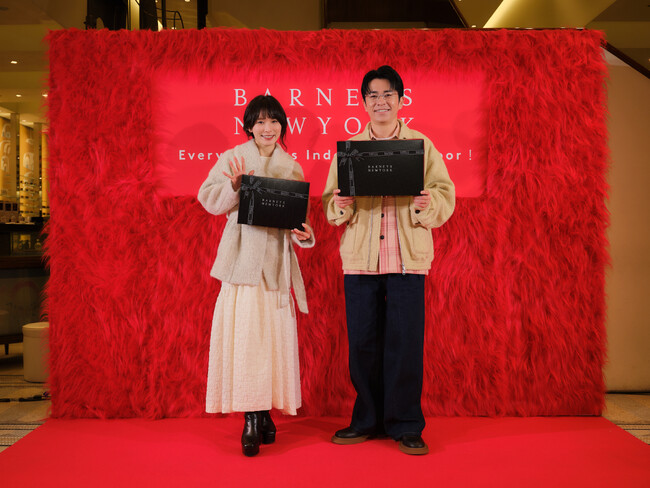 バーニーズ　ニューヨーク銀座本店に松岡茉優さん・藤森 慎吾さんが来店！ホリデーシーズンのギフト選びは「贈る相手を思い浮かべる時間」