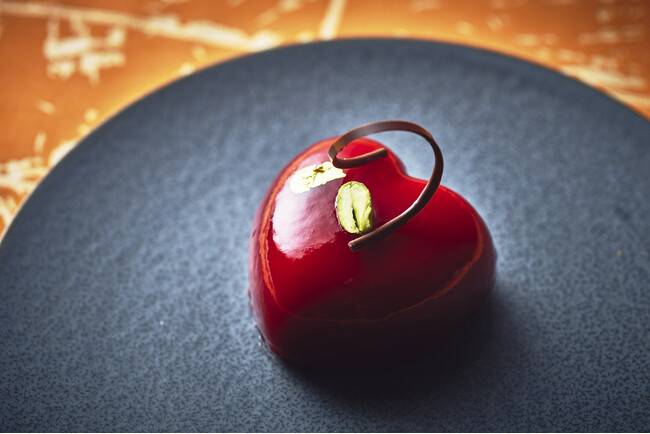 【ホテルインディゴ東京渋谷】イタリア×フランスが織りなすバレンタインデーコラボレーションディナーを、2026年2月14日一夜限定で開催