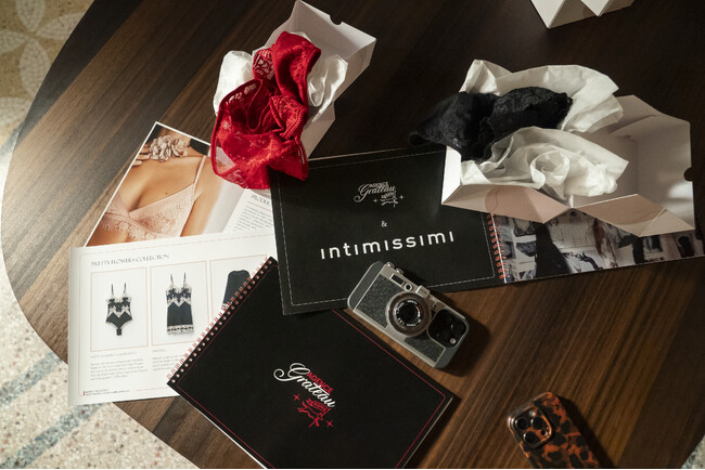 世界的に支持されるNetflixの「エミリー、パリへ行く」シーズン5にIntimissimi（インティミッシミ）が登場