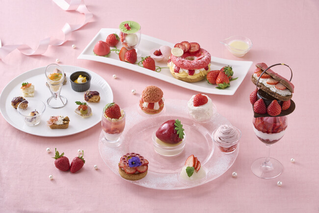 【リーガロイヤルホテル京都】～旬の苺が届ける、心ときめく 3 つの“贈り物”～ 『苺尽くしのラウンジデザート』 販売
