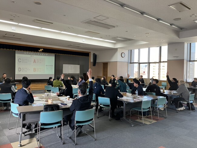 なぜ若手は管理職を拒むのか？「大人の学級崩壊」に挑む、山梨発・人的資本革命の始動