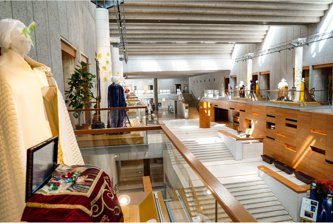【新国立劇場】＜初台アート・ロフト＞舞台衣裳展『うつろい―Utsuroi―』開催中