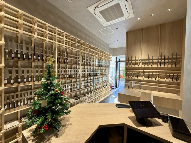 外国人に人気の和包丁ブランドが表参道に進出― MUSASHI JAPAN、“陽と陰”が織りなす新店舗を開業