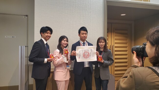 『2025年度 AED功労賞・最優秀賞』を受賞。テラス（ストーリー）とハッコリーナ（COCOCHI UX）の共創支援による初受賞に創業メンバー塩田は歓喜の涙。