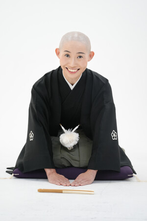 “二刀流”で人気の女性落語家 露の団姫が改名「露の五九洛」に