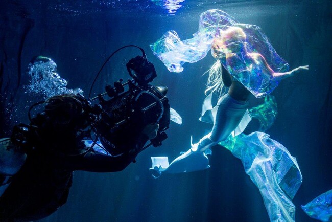 【創業2周年】水中演出専門会社が語るなぜ日本では水中演出が企画段階で検討される数が少ないのか。映像・パフォーマンス・体験を横断する水中表現と、AI時代に求められる実写の価値。