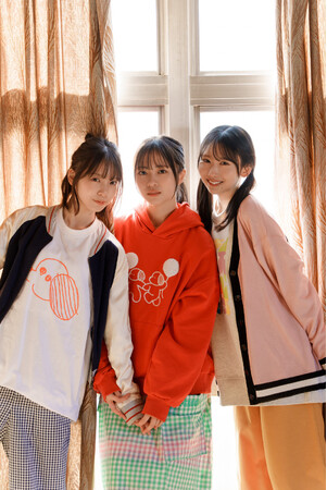 日向坂46四期生の年少トリオ“末っこむすび” が「B.L.T.3月号」の表紙&巻頭にカムバック！ 愛すべき3人がおくる愛すべき日常。