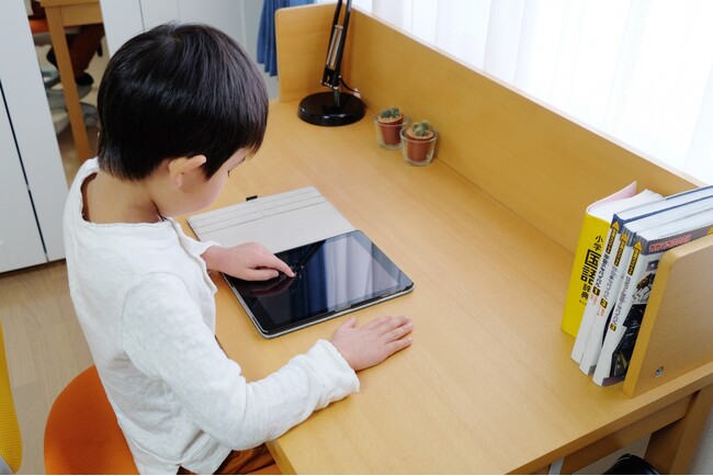 満足度の高い『通信教育』ランキング『小学生 通信教育』で【Z会の通信教育】が11年連続の総合1位「カリキュラムの充実さ」「受講効果」など4項目で11年連続の1位（オリコン顧客満足度(R)調査）