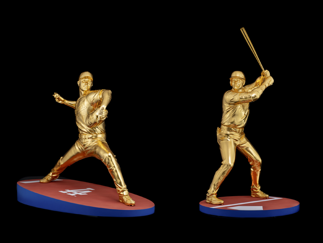 大谷翔平選手の等身大黄金像 二刀流が揃って初展示　二体あわせた参考価格は1億1,0０0万円！