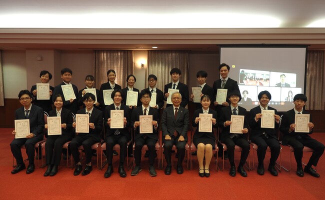 2025年度「千葉大学環境エネルギーマネジメント実務士」資格認定証授与式を開催　21年間で807名の実務士を輩出