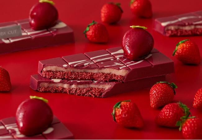【名古屋タカシマヤ】完売必至のいちごスイーツ専門店「VERY RUBY CUT」。ドバイスタイルの最新作や当店限定アソート缶を連れて〈アムール・デュ・ショコラ〉に登場！