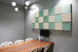 LULL TECH BEACH 渋谷の会議室での設置 LULL TECH BEACH 渋谷の会議室での設置