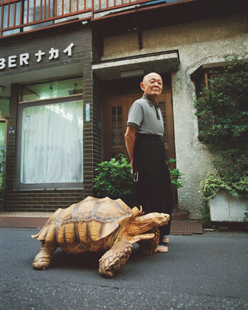 【ロエベ】カサロエベ銀座のオープンを祝したキャンペーンと銀座シティガイドを展開
