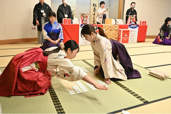 小倉百人一首競技かるた 第72期名人位・第70期クイーン位決定戦に2年連続協賛：バストフラットインナー「Nstyle」