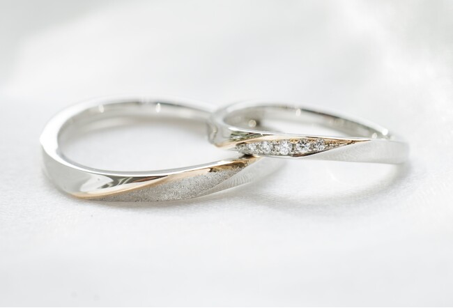 “赤い糸”を形に。オーダーメイド結婚指輪Hamriが叶える特別なデザイン