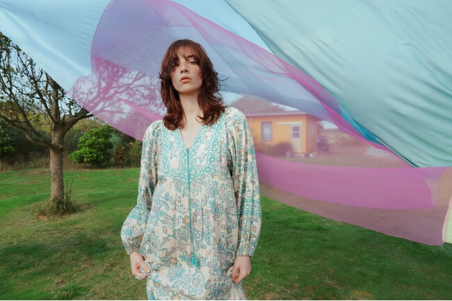 【Sara mallika】「Festival Experss」をテーマに掲げた26年春夏コレクションをローンチ。Spring Look Bookを公開。