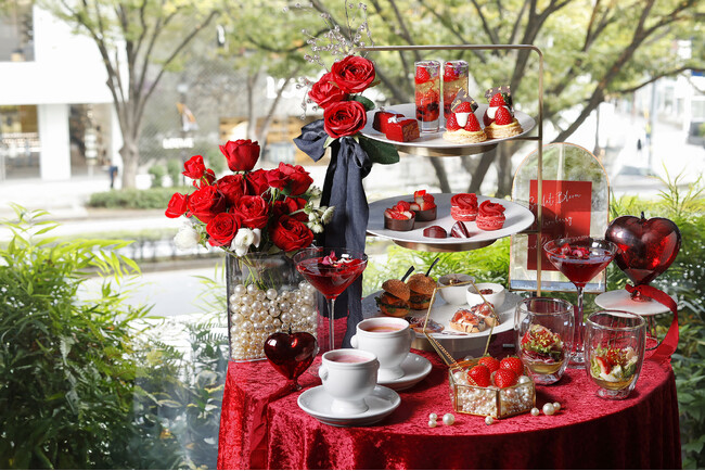 真紅のいちごとローズが宝石のように美しく華やぐ『ストロベリー&ローズ アフタヌーンティー ～Rouge Coffret（ルージュ・コフレ）～』新登場