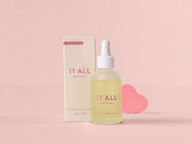 【1月15日 数量限定発売】イットオールナチュラル チャームオイル マルチユースオイルで人気の IT ALL NATURAL から、“きゅん”と胸がときめく、甘く華やかな香りのオイルが登場。