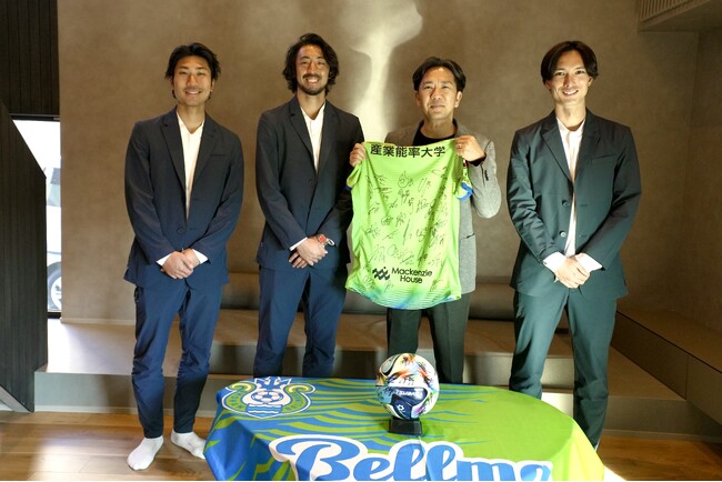湘南ベルマーレ所属選手が茅ヶ崎市芹沢の住宅ブランド「yado」を訪問