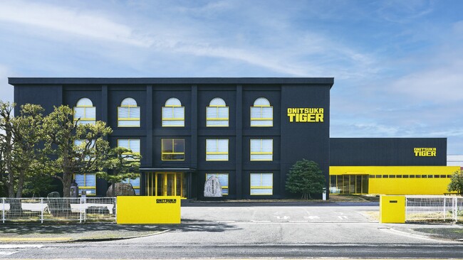 Onitsuka Tiger初の専用生産拠点「オニツカイノベーティブファクトリー」を創業者生誕の地・鳥取県に開設　開設を記念し、山下智久氏がデザインを手がけたオリジナルシューズも発表