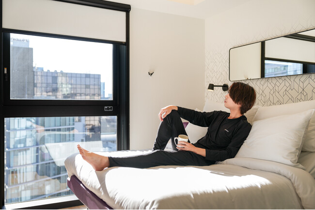 【ホテル×リカバリーの新提案】YOTEL東京銀座 ー マラソンシーズン限定！着用により疲労回復を支えるリカバリーウエア付きランナー向け宿泊プラン「RECOVERY STAY」を提供開始