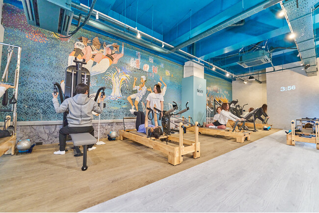 【高円寺の記憶を未来のウェルネスへ】銭湯跡地に誕生するピラティススタジオ「Natural Pilates 高円寺」がグランドオープン