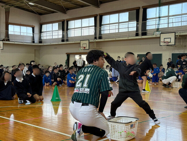 【香川オリーブガイナーズ】高校生プロデュースによる「アトラクション型野球教室」を開催。野球未経験の児童もスポーツの楽しさを体感。