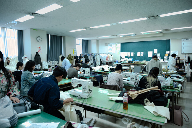 【産学連携】次世代のデザイナーが描くサステナブルな未来。ZERO-TEX(R)︎が文化服装学院の卒業制作に多機能素材を提供。