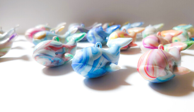 廃プラスチックから生まれた“世界にひとつのクジラ”が話題 唐津発アップサイクルアート「The Whale」、ふるさと納税返礼品に