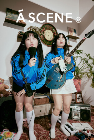 ガジェットアクセサリーブランドA SCENEが元CHAIのMANA&KANA「OKAME」をモデルに起用した2026年春夏コレクションのイメージを公開。