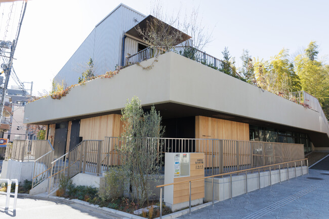 「新宿区×滝乃川学園×角川クラフト」官民連携の三位一体プロジェクト　障がいのある方がより一層活躍できる持続可能な共創の場　「世界樹カフェ＆ギャラリー」開設