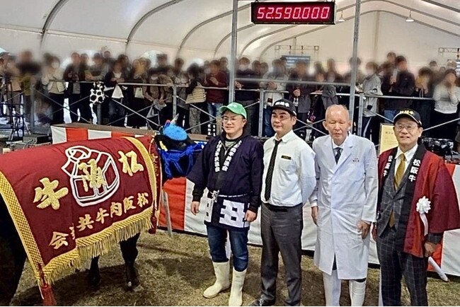 ドバイ【崇寿 TakaHisa】、史上最高落札値5,259万円のチャンピオン松阪牛をスペシャルコースとして提供開始！和牛史に刻まれる“女王”「かずみ」号を世界のセレブに届ける