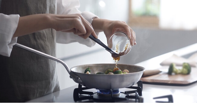 加熱調理にも使える「調理もできるスパチュラスプーン」が新発売
