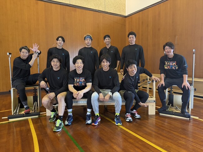 プロ野球界で加速するピラティス導入。福岡ソフトバンクホークス近藤健介選手率いる【チーム天城】自主トレにてPIVOTが導入されました！