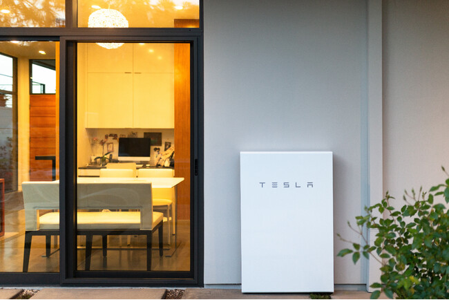 名古屋と大阪で、テスラ蓄電池 Powerwall の認定販売施工会社の募集説明会を開催