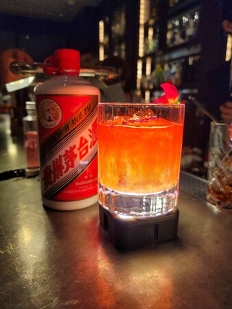 11名限定、世界的中華「YAUMAY」×「茅台酒」が魅せた“薔薇と美酒”の官能的夜会