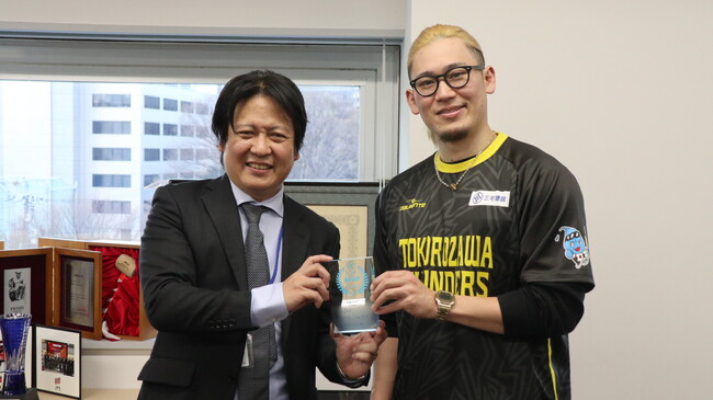 MONEYDOCTOR 2025日本ゴールボール選手権大会MVP選手へトロフィーを贈呈しました