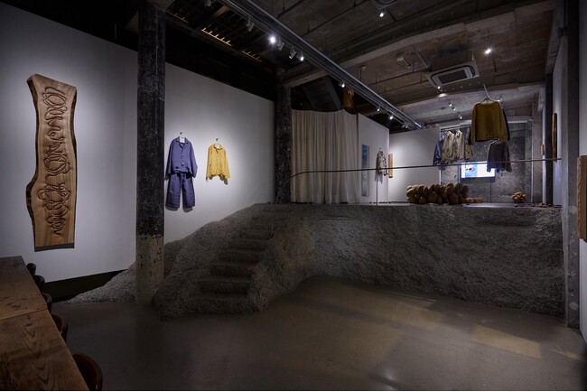 アートとファッション、異なる領域が交差するー「THE WALL CHNEIDER meets MIDORI TAKAYAMA」西麻布・WALL_alternativeで開催中