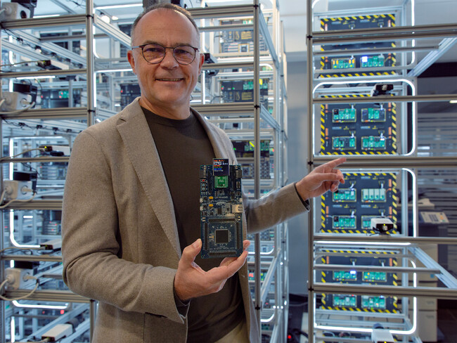 MIKROE、ルネサスとMCU組み込み開発ツールの複数年サポート契約を締結