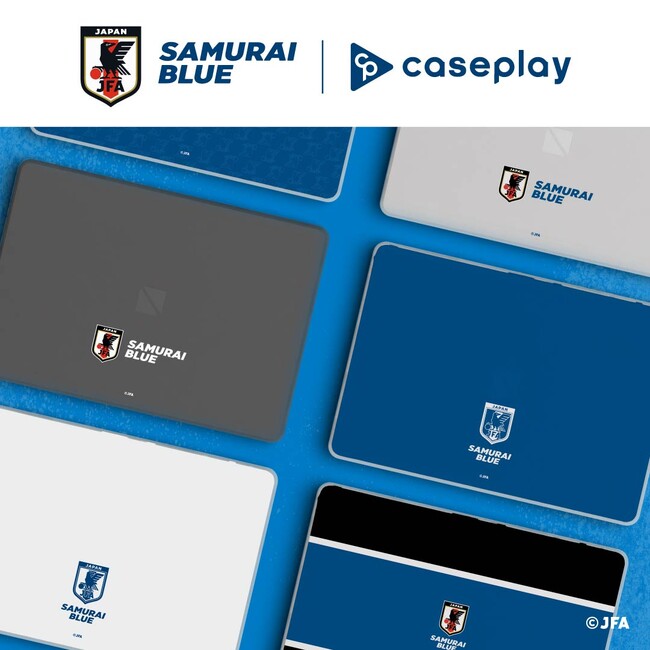 豊富なデザインと幅広い対応機種のケースを取り揃えるスマホアクセサリーのプラットフォームcaseplayよりサッカー日本代表『SAMURAI BLUE』のエンブレムをモチーフとしたPCケースが登場！