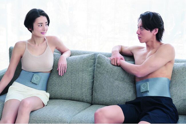 TBCボディシェイプコース発想の家庭用EMS美容器「腹直筋・腹斜筋・広背筋」へ同時アプローチ！