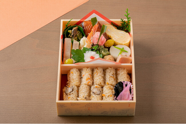 京都の仕出し料理店「瓢樹」、春のお花見シーズンに向けた折詰弁当をリニューアルしてご用意しました。旬の食材を彩り豊かに盛り込み、京都らしい繊細な味わいをいお楽しみいただける内容となっております。