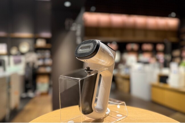 【Neakasa】「Magic 1 片手式吸着 衣類スチーマー」二子玉川 蔦屋家電にて販売開始