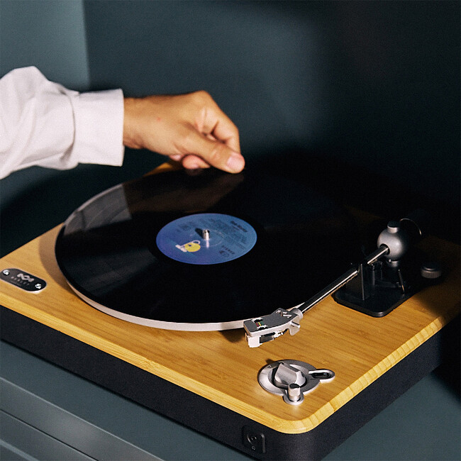 アナログレコードの豊かな音楽体験を、現代のライフスタイルへと導く――　