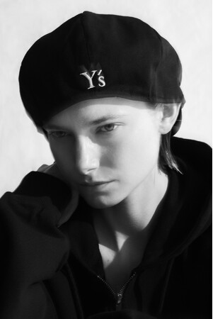 Y'sとNEW ERA(R)による2026春夏コレクションを2月6日(金)より発売