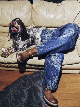 GUESS JEANS、月替わりアーティストによる期間限定カスタマイズプログラム「GUESS JEANS Artist Series」を開始