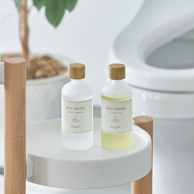 トイレの問題をスマートに解決！しっかり消臭して心地よい香りをプラス。mercyu（メルシーユー）から「デオドロップス」を新発売【ライフオンプロダクツ株式会社】